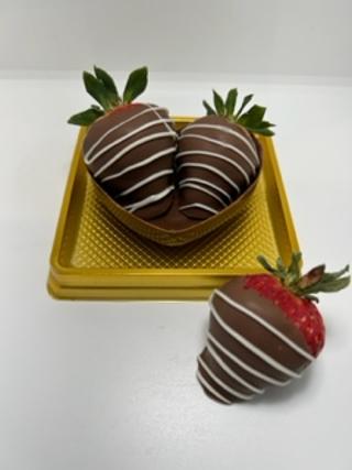 2 Strawberrys in a chocolate heart cup