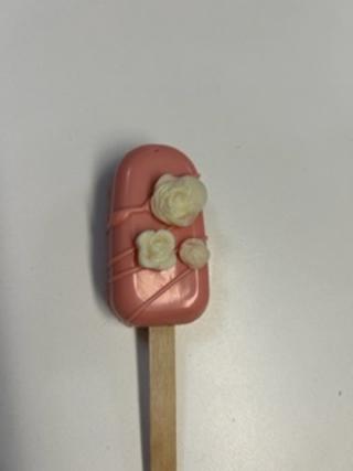cake pop with roses