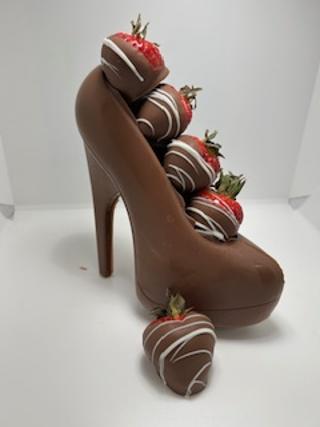 Chocolate shoe with 6 chocolate dipped Strawberries