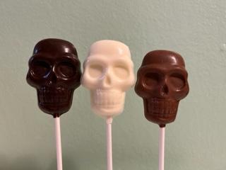 Chocolate Skulls Lollipops